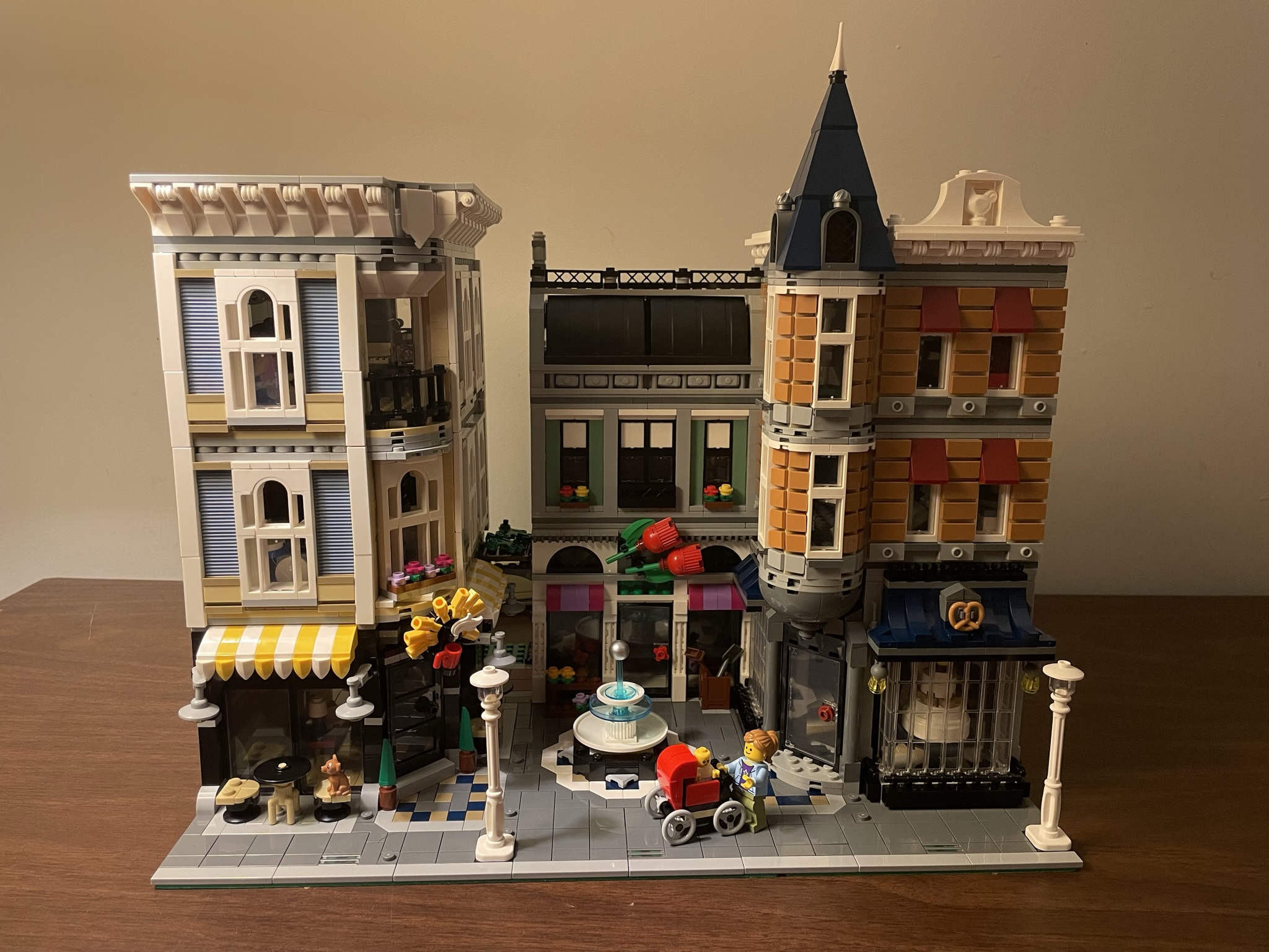 LEGO Investor: Assembly Square Modular Building Set # 10255